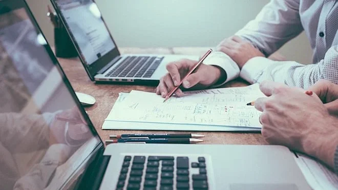 Essential Contracts Every Small Business Should Have 1 Operating Agreement or Partnership Agreement